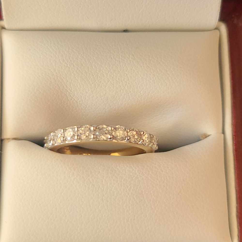 14k Diamond ring. Size 7